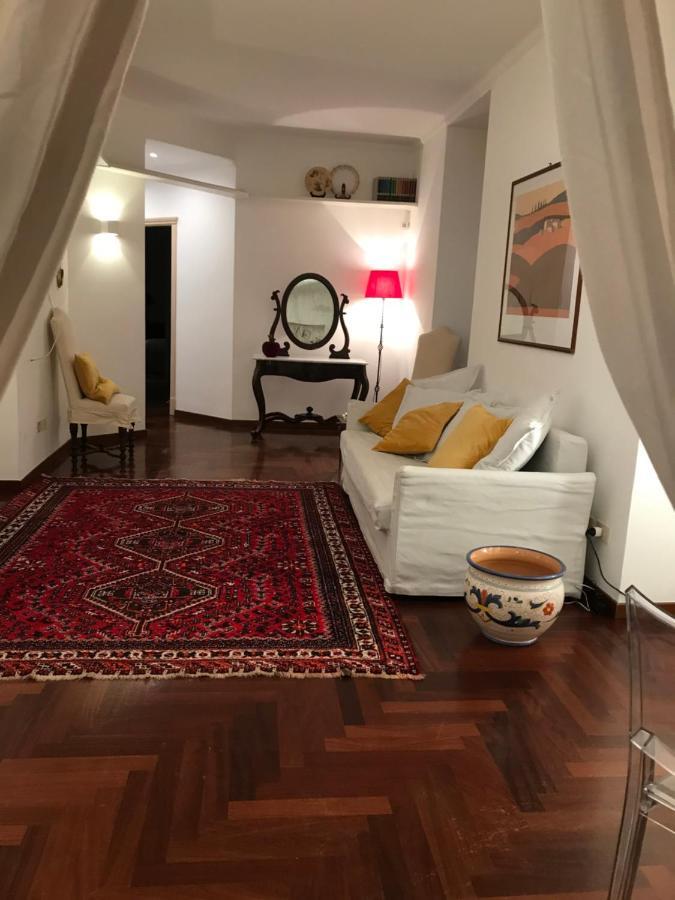 Casa Vacanze Pizzofalcone 41B نابولي المظهر الخارجي الصورة