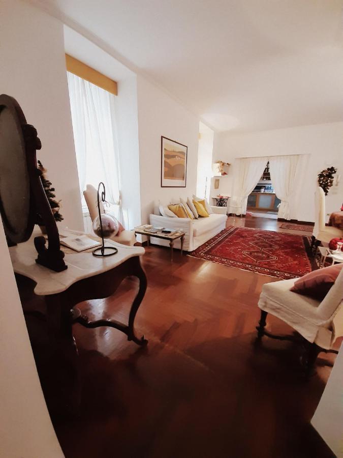 Casa Vacanze Pizzofalcone 41B نابولي المظهر الخارجي الصورة
